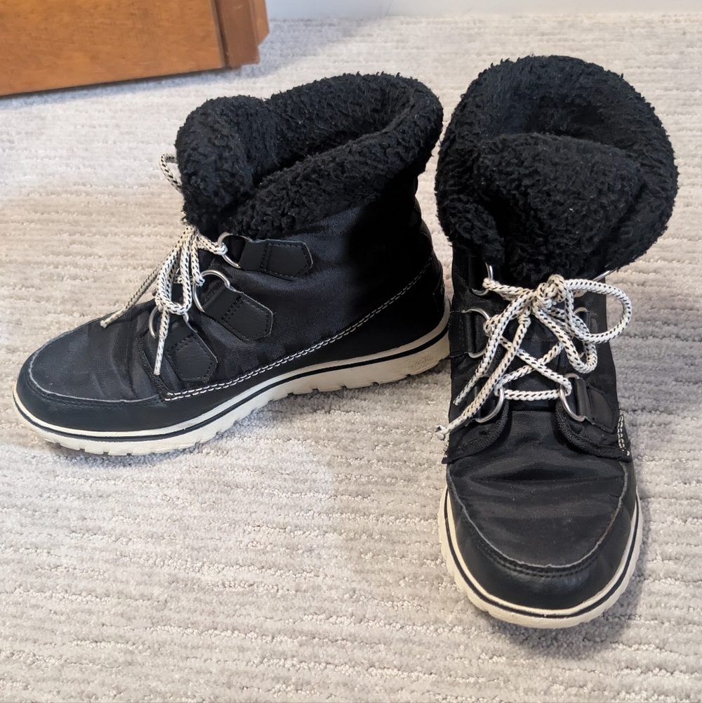 Sorel Black Winter Boots with White Soles
